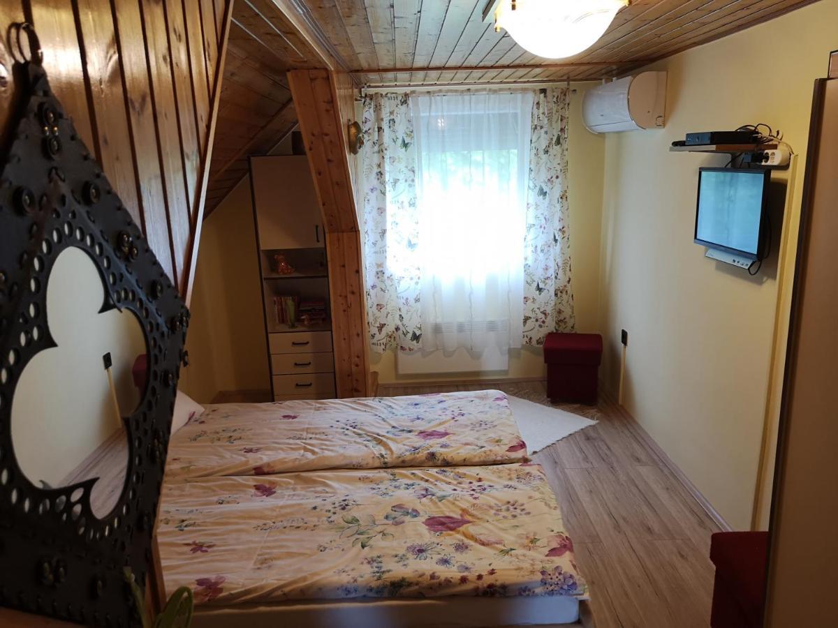 Szabo Vendeghaz Hotell Siklós Eksteriør bilde